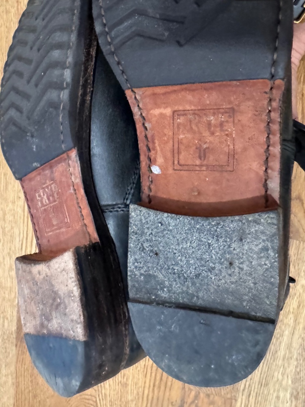 FRYE VERONICA BLACK LEATHER BUCKLE BIKER BOOTS SIZE 7B - Picture 12 of 13
